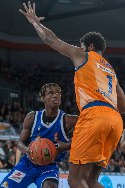 更加注重中 更加注重中